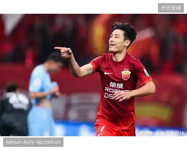 联赛疯狂进球，国际赛场彻底哑火——中国足球的“双重焦虑”与转型之路